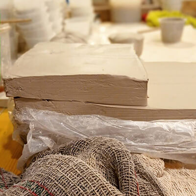 materiali per produrre la ceramica