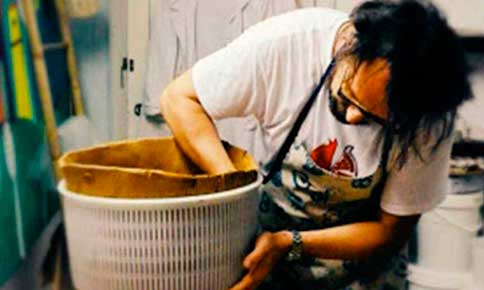 laboratorio artigianale ceramica pugliese